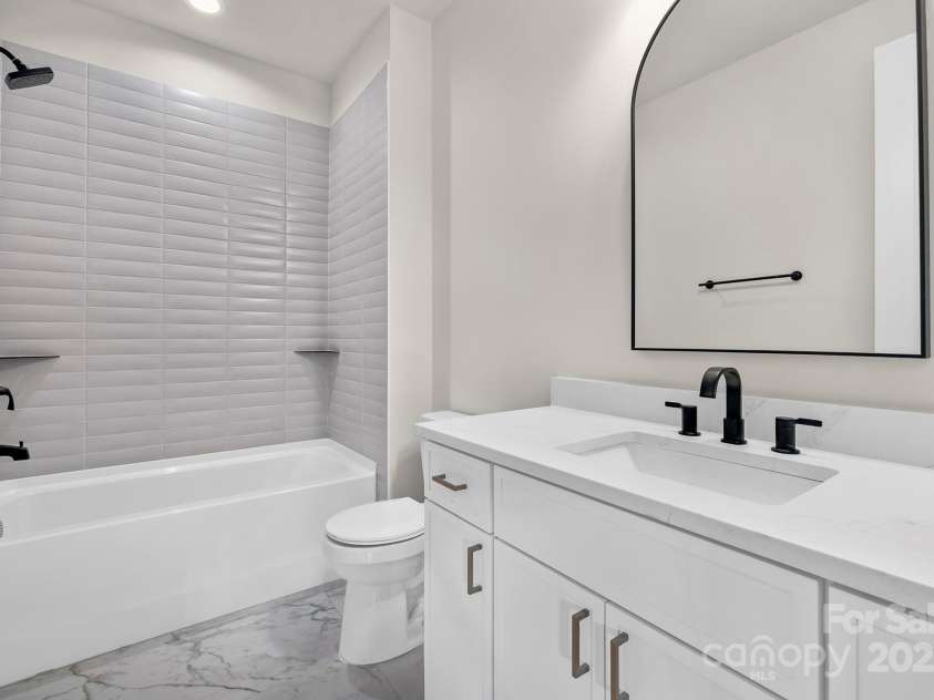 16321 Riverpointe Drive, Charlotte, NC 28278.  MLS# CAR4294866, YatesRealty ID 34525. 