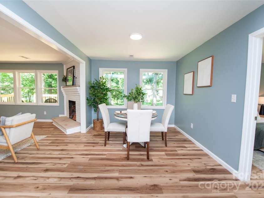 113 Oakleaf Drive, Landrum, SC 29356.  MLS# CAR4281500, YatesRealty ID 34526. 