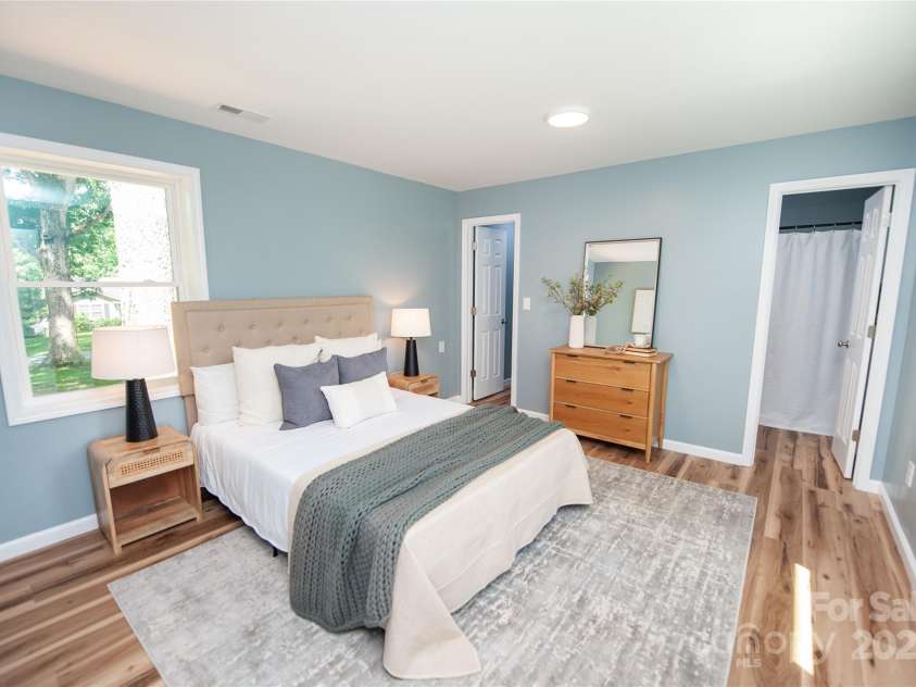 113 Oakleaf Drive, Landrum, SC 29356.  MLS# CAR4281500, YatesRealty ID 34526. 
