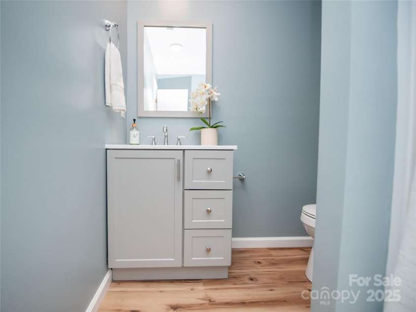 113 Oakleaf Drive, Landrum, SC 29356.  MLS# CAR4281500, YatesRealty ID 34526. 