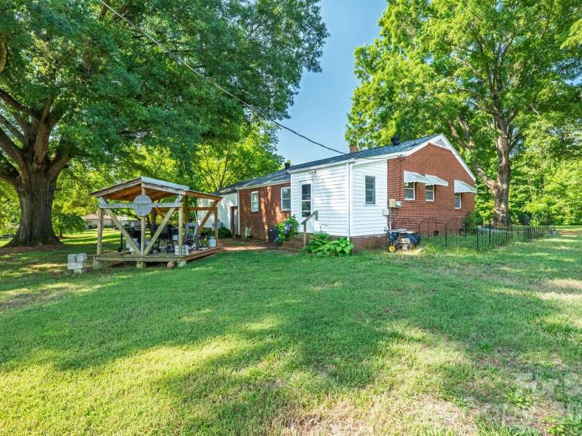 655 Edmiston Road, Mt Ulla, NC 28125.  MLS# CAR4391413, YatesRealty ID 34527. 