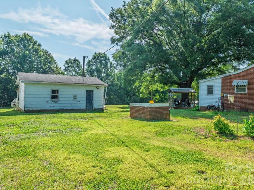 655 Edmiston Road, Mt Ulla, NC 28125.  MLS# CAR4391413, YatesRealty ID 34527. 