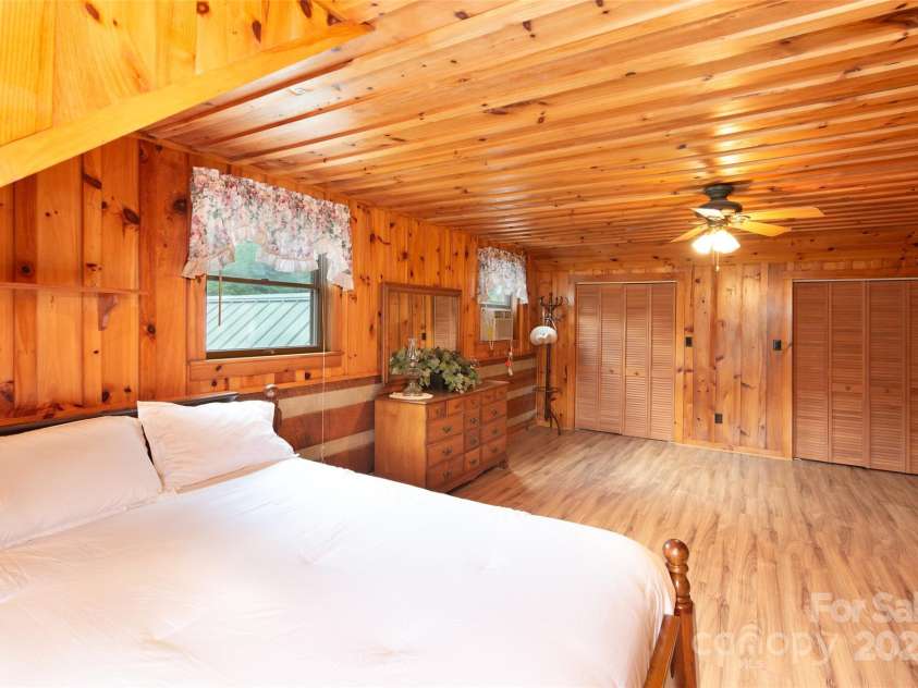83 Daybreak Ridge, Sylva, NC 28779.  MLS# CAR4290360, YatesRealty ID 34527. 