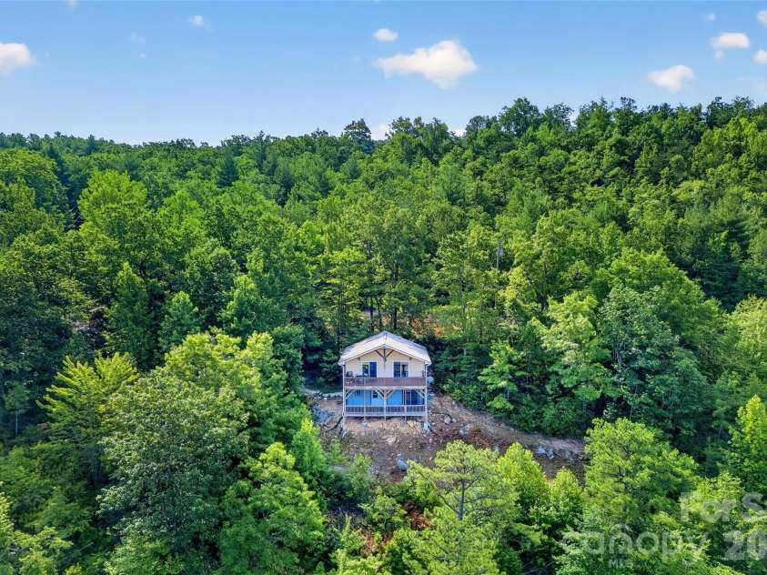 40 Valley View Drive, Marion, NC 28752.  MLS# CAR4398472, YatesRealty ID 34528. 