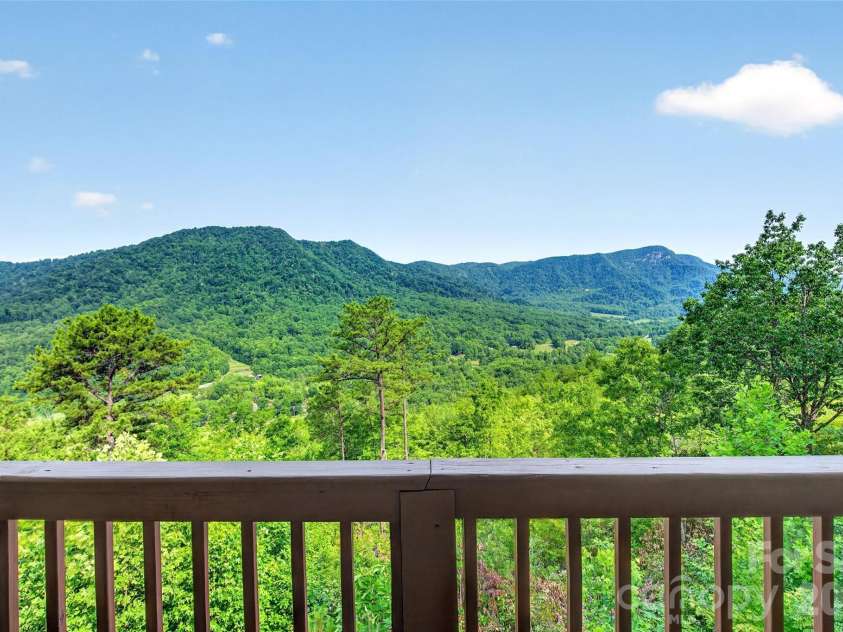 40 Valley View Drive, Marion, NC 28752.  MLS# CAR4398472, YatesRealty ID 34528. 
