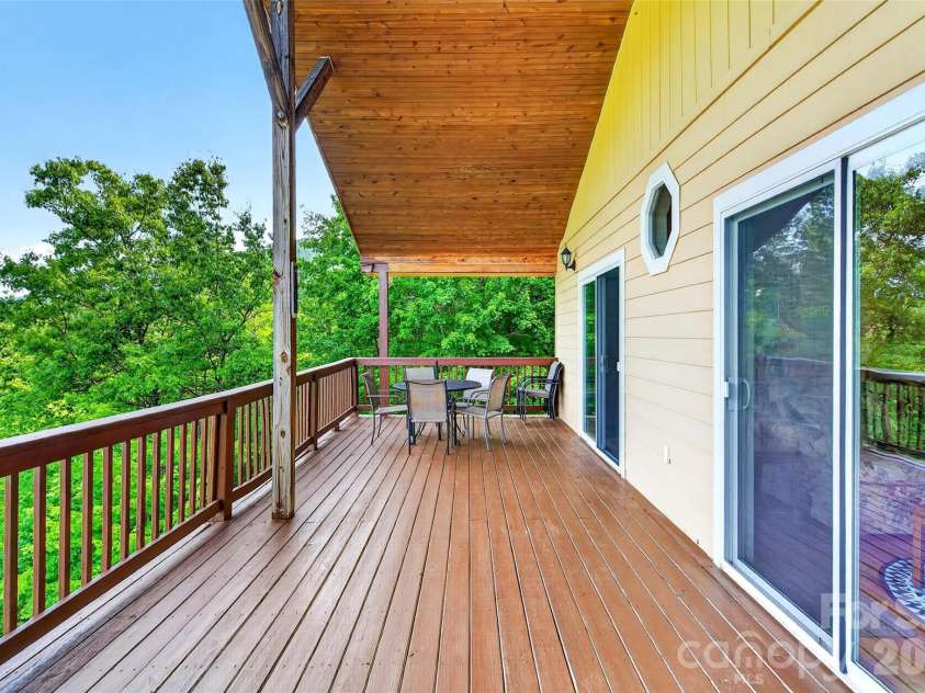 40 Valley View Drive, Marion, NC 28752.  MLS# CAR4398472, YatesRealty ID 34528. 