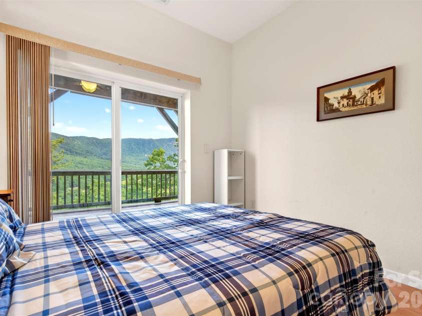 40 Valley View Drive, Marion, NC 28752.  MLS# CAR4398472, YatesRealty ID 34528. 