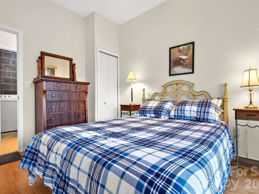 40 Valley View Drive, Marion, NC 28752.  MLS# CAR4398472, YatesRealty ID 34528. 