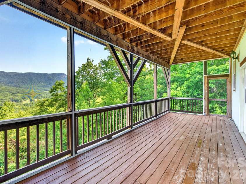40 Valley View Drive, Marion, NC 28752.  MLS# CAR4398472, YatesRealty ID 34528. 