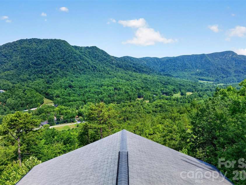 40 Valley View Drive, Marion, NC 28752.  MLS# CAR4398472, YatesRealty ID 34528. 