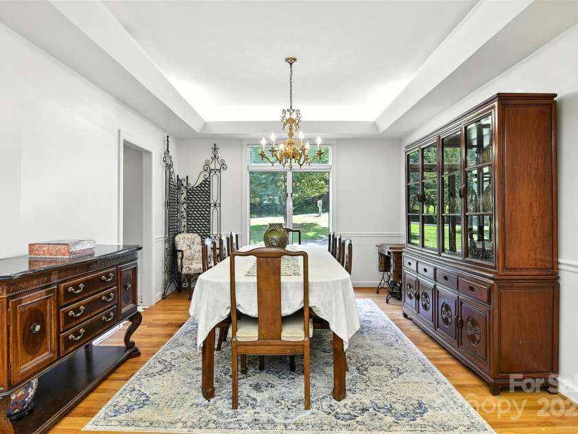 5042 Ridgeland Drive, Hickory, NC 28602.  MLS# CAR4290958, YatesRealty ID 34528. 