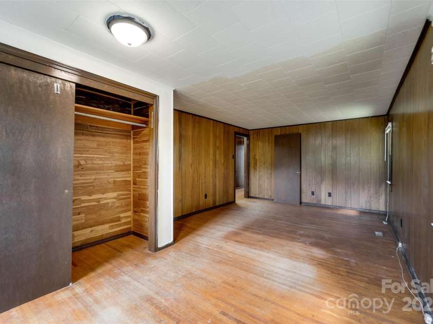 105 Marble Drive, Sylva, NC 28779.  MLS# CAR4294668, YatesRealty ID 34529. 