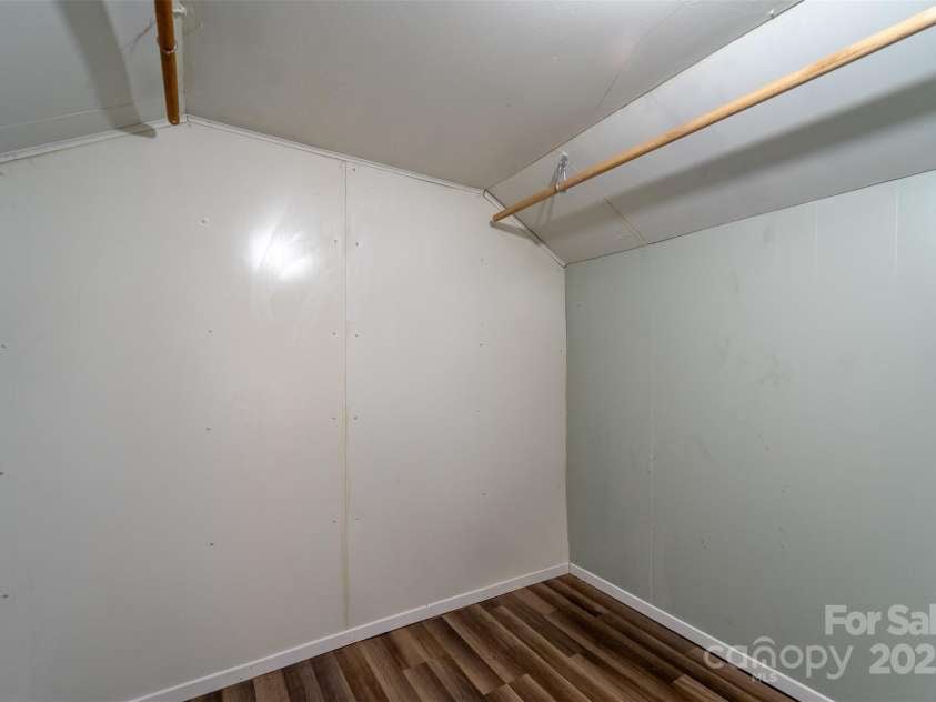 105 Marble Drive, Sylva, NC 28779.  MLS# CAR4294668, YatesRealty ID 34529. 