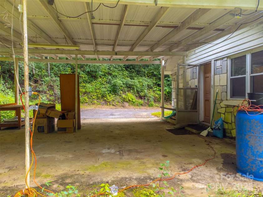 105 Marble Drive, Sylva, NC 28779.  MLS# CAR4294668, YatesRealty ID 34529. 
