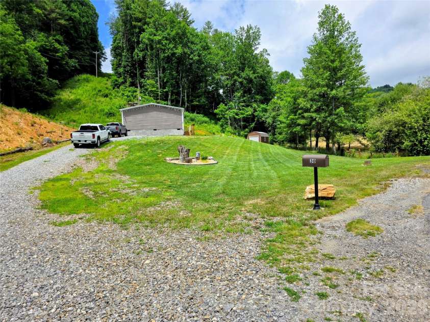 30 Evergreen Road, Burnsville, NC 28714.  MLS# CAR4391106, YatesRealty ID 34529. 