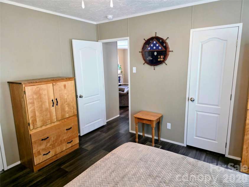 30 Evergreen Road, Burnsville, NC 28714.  MLS# CAR4391106, YatesRealty ID 34529. 