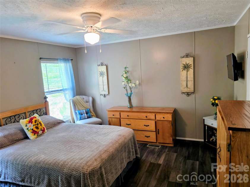 30 Evergreen Road, Burnsville, NC 28714.  MLS# CAR4391106, YatesRealty ID 34529. 