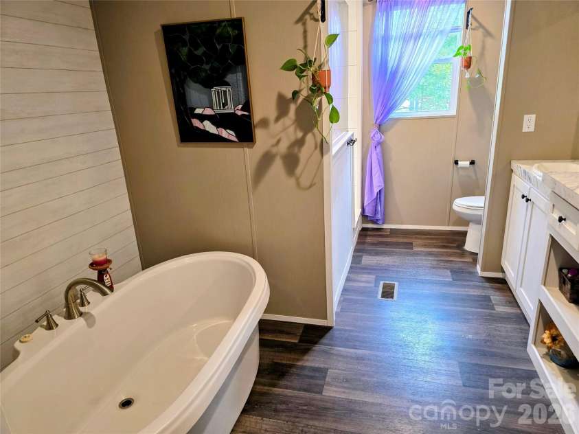 30 Evergreen Road, Burnsville, NC 28714.  MLS# CAR4391106, YatesRealty ID 34529. 