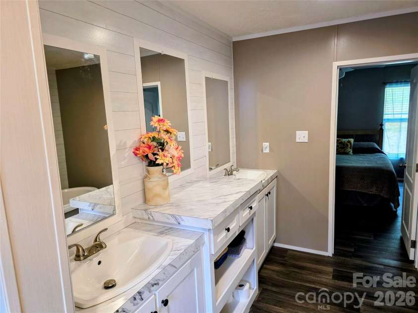 30 Evergreen Road, Burnsville, NC 28714.  MLS# CAR4391106, YatesRealty ID 34529. 