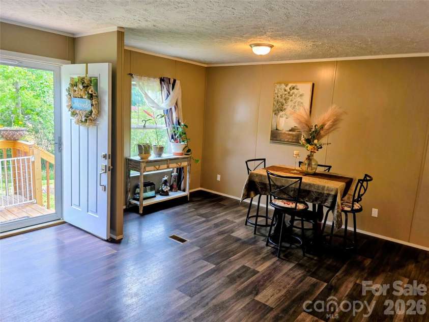 30 Evergreen Road, Burnsville, NC 28714.  MLS# CAR4391106, YatesRealty ID 34529. 