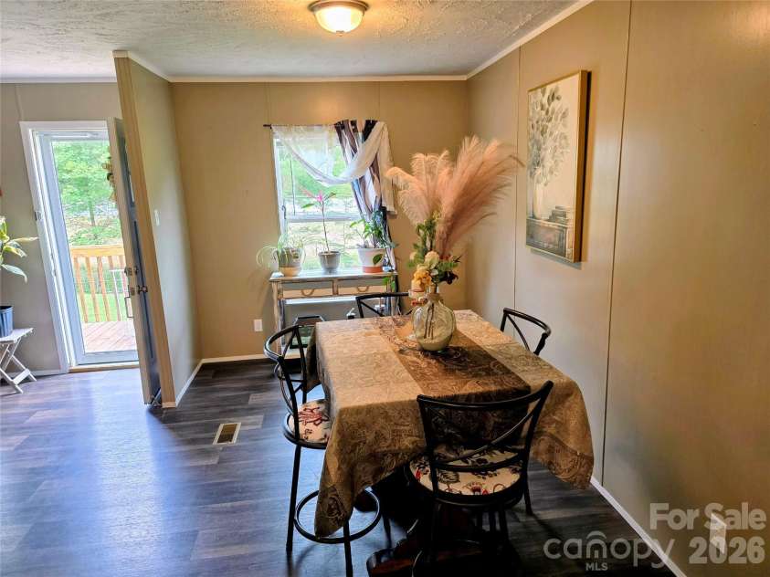 30 Evergreen Road, Burnsville, NC 28714.  MLS# CAR4391106, YatesRealty ID 34529. 