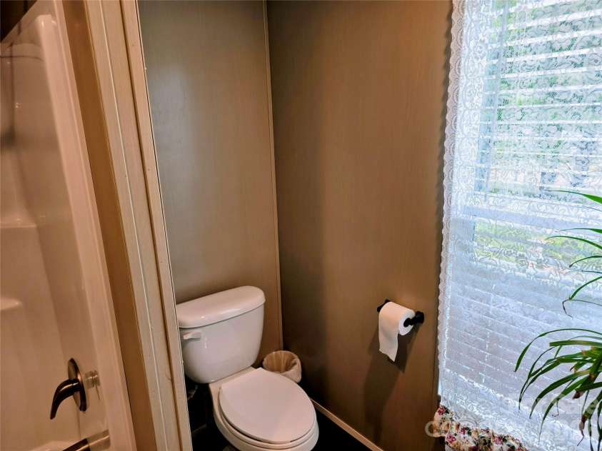 30 Evergreen Road, Burnsville, NC 28714.  MLS# CAR4391106, YatesRealty ID 34529. 