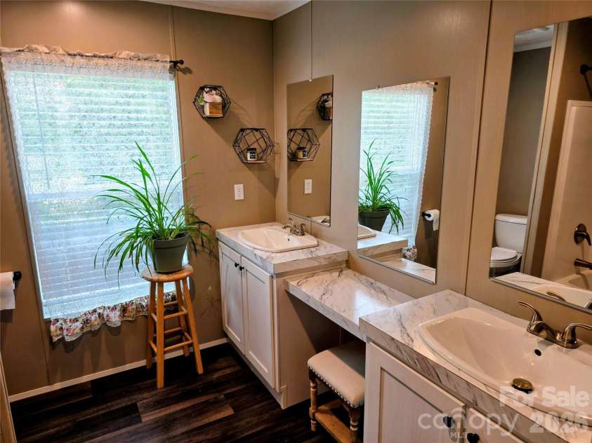 30 Evergreen Road, Burnsville, NC 28714.  MLS# CAR4391106, YatesRealty ID 34529. 