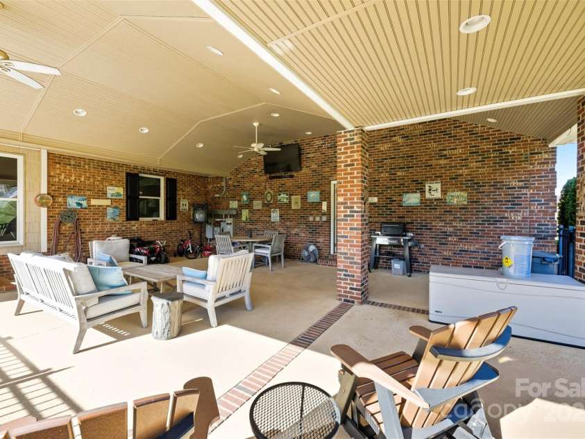 133 Lewis Farm Road, Bessemer City, NC 28016.  MLS# CAR4309644, YatesRealty ID 3453. 