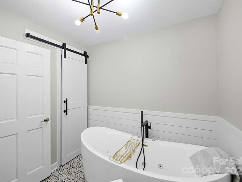 133 Lewis Farm Road, Bessemer City, NC 28016.  MLS# CAR4309644, YatesRealty ID 3453. 