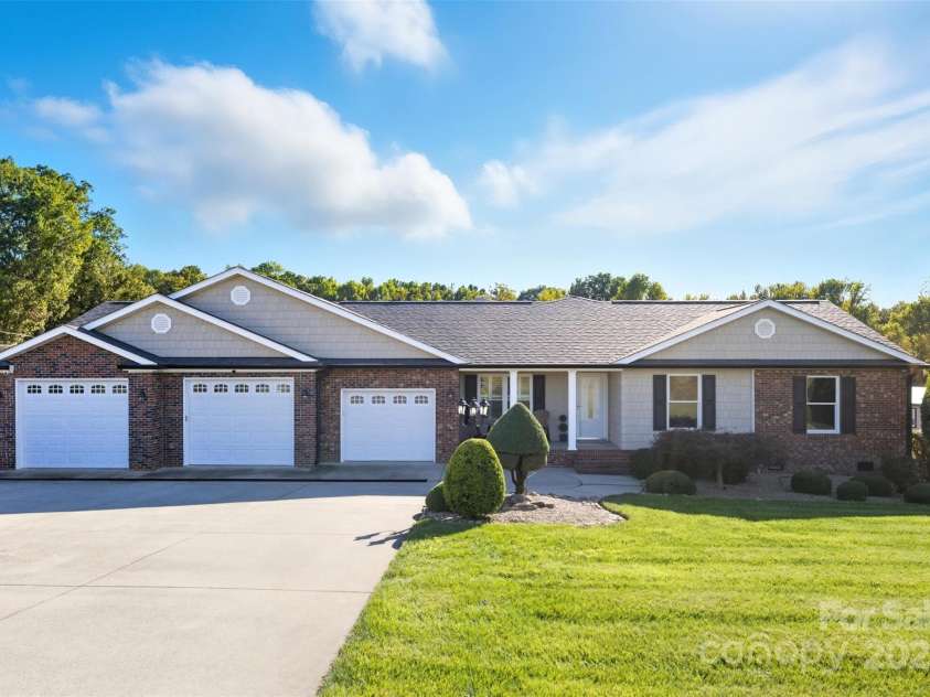 133 Lewis Farm Road, Bessemer City, NC 28016.  MLS# CAR4309644, YatesRealty ID 3453. 