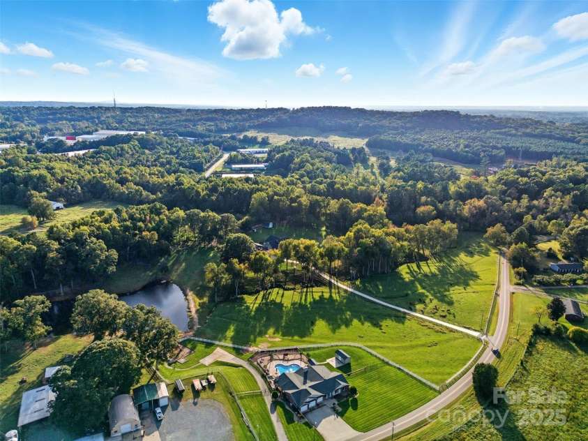 133 Lewis Farm Road, Bessemer City, NC 28016.  MLS# CAR4309644, YatesRealty ID 3453. 