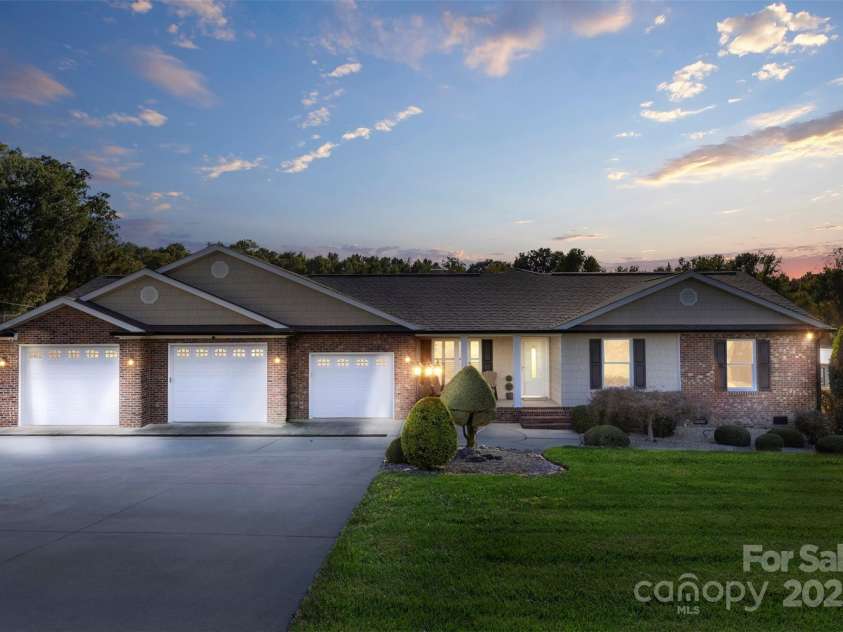 133 Lewis Farm Road, Bessemer City, NC 28016.  MLS# CAR4309644, YatesRealty ID 3453. 