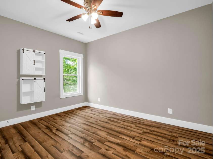 38 Scenic View Drive, Hendersonville, NC 28792.  MLS# CAR4288611, YatesRealty ID 34530. Guest Bedroom #1 