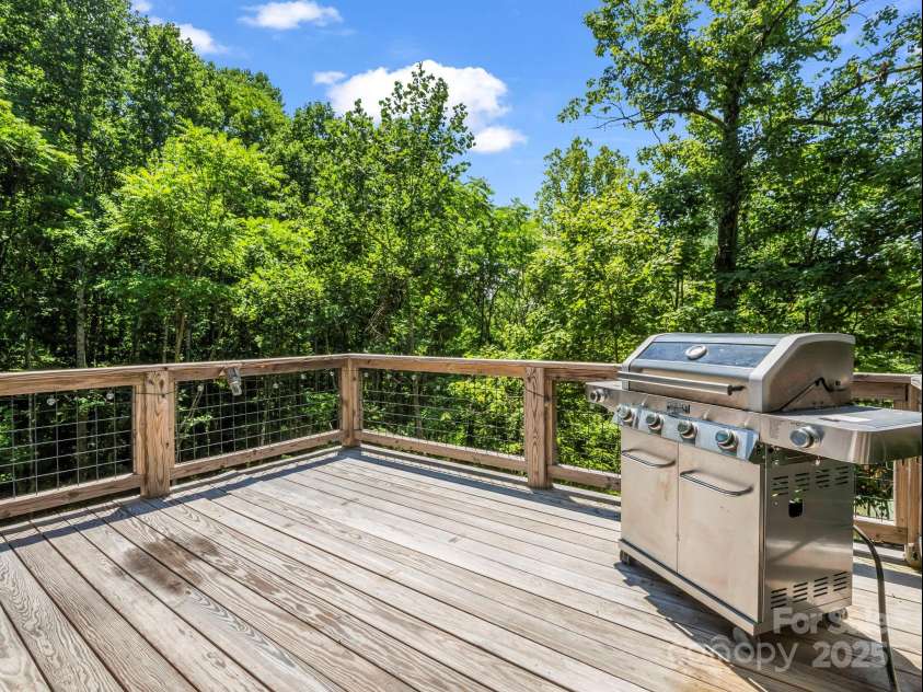 38 Scenic View Drive, Hendersonville, NC 28792.  MLS# CAR4288611, YatesRealty ID 34530.  Large Deck