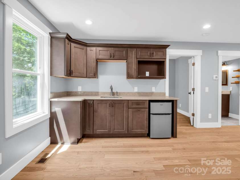 38 Scenic View Drive, Hendersonville, NC 28792.  MLS# CAR4288611, YatesRealty ID 34530. Lower Level Kitchenette