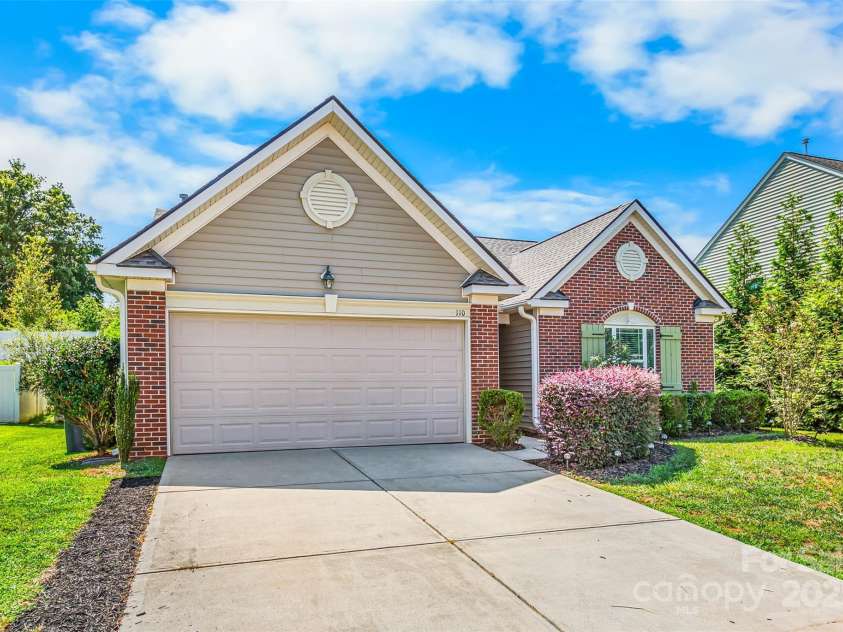 110 Tannin Way, Lexington, NC 27295.  MLS# CAR4282220, YatesRealty ID 34531. 