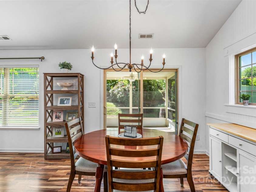 110 Tannin Way, Lexington, NC 27295.  MLS# CAR4282220, YatesRealty ID 34531. 