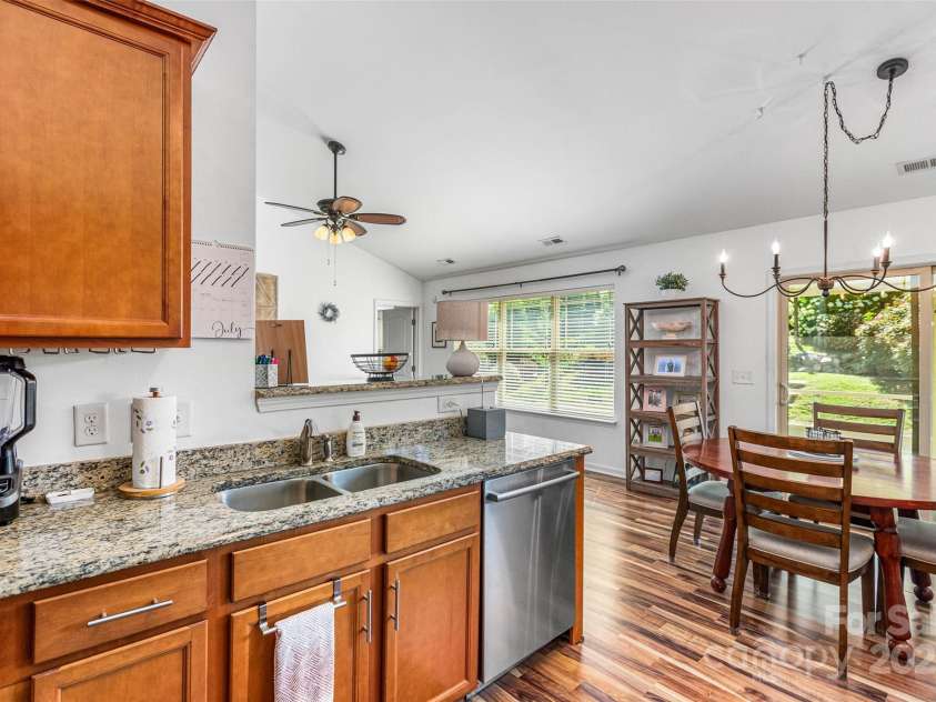 110 Tannin Way, Lexington, NC 27295.  MLS# CAR4282220, YatesRealty ID 34531. 