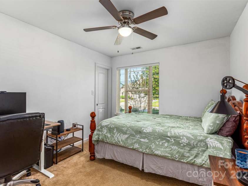 110 Tannin Way, Lexington, NC 27295.  MLS# CAR4282220, YatesRealty ID 34531. 