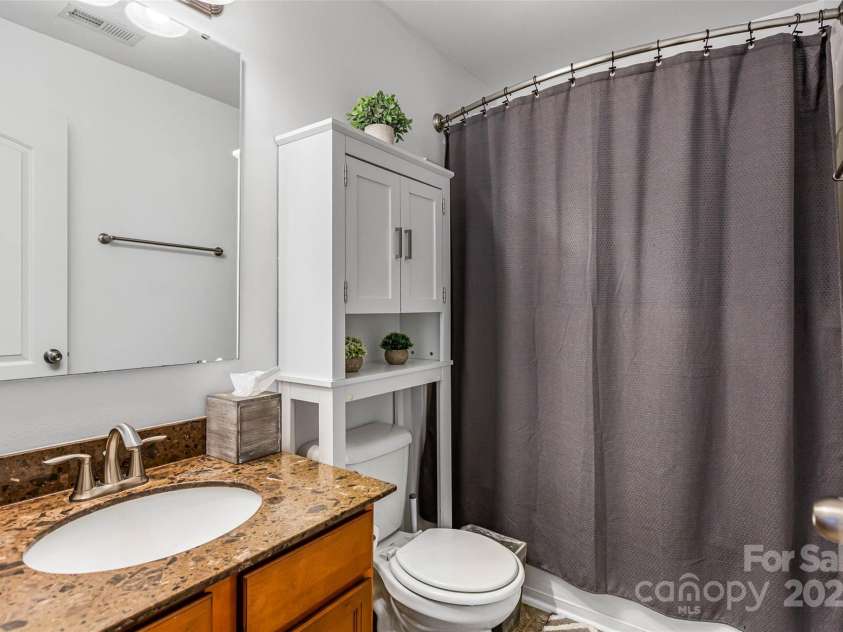 110 Tannin Way, Lexington, NC 27295.  MLS# CAR4282220, YatesRealty ID 34531. 