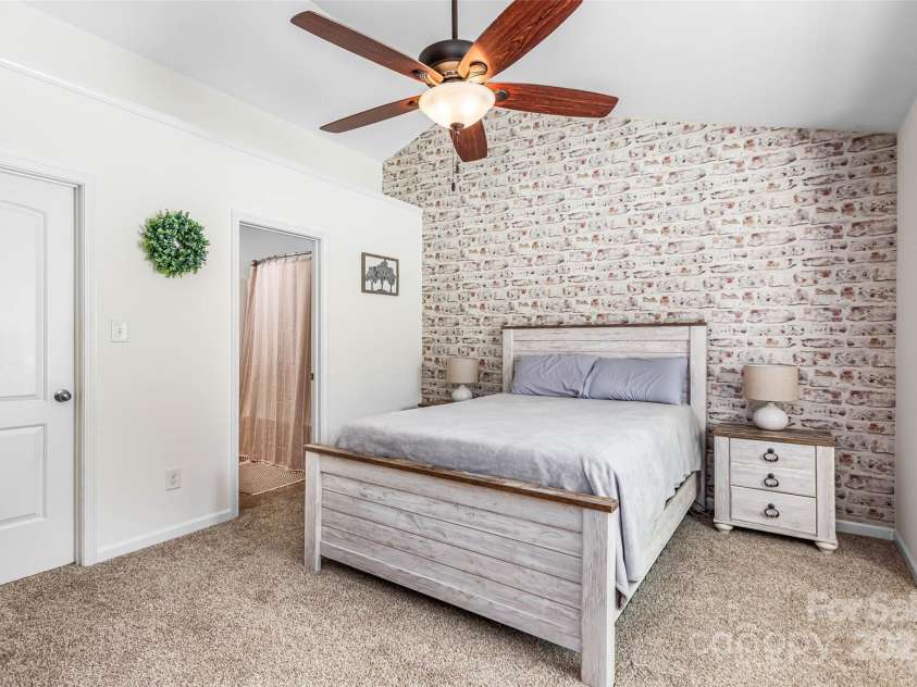 110 Tannin Way, Lexington, NC 27295.  MLS# CAR4282220, YatesRealty ID 34531. 