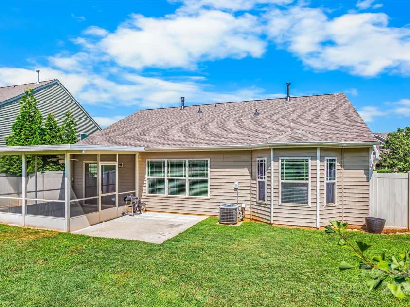 110 Tannin Way, Lexington, NC 27295.  MLS# CAR4282220, YatesRealty ID 34531. 