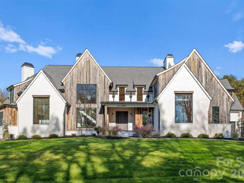20218 Rainbow Circle, Cornelius, NC 28031.  MLS# CAR4387051, YatesRealty ID 34531. 