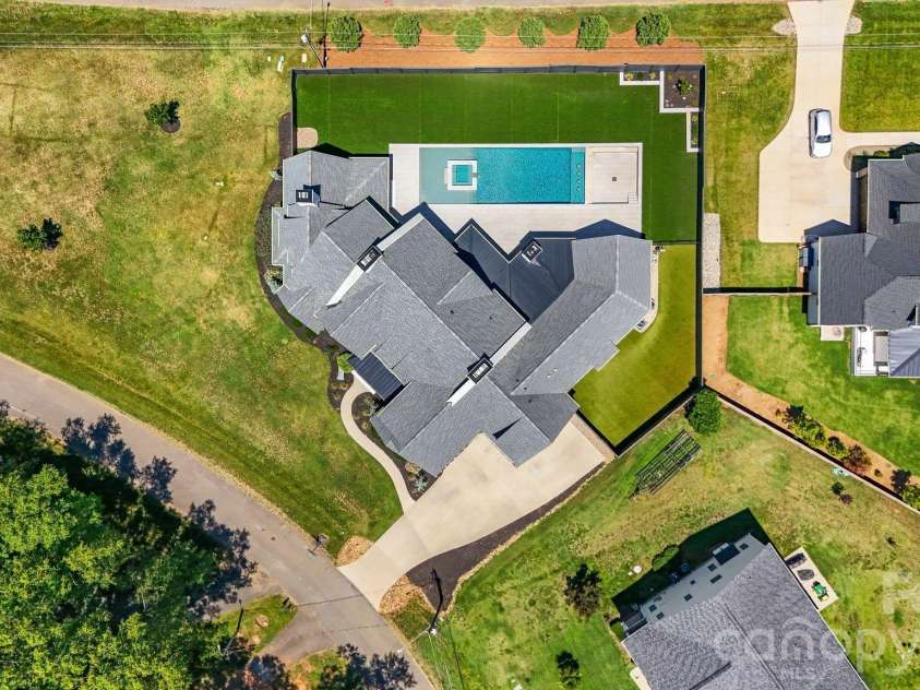 20218 Rainbow Circle, Cornelius, NC 28031.  MLS# CAR4387051, YatesRealty ID 34531. 