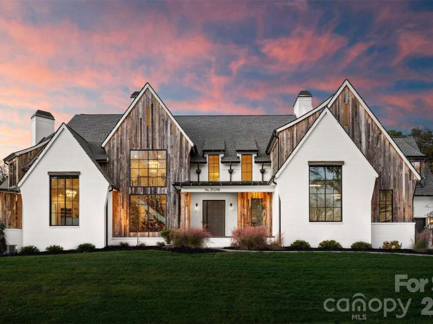 20218 Rainbow Circle, Cornelius, NC 28031.  MLS# CAR4387051, YatesRealty ID 34531. 