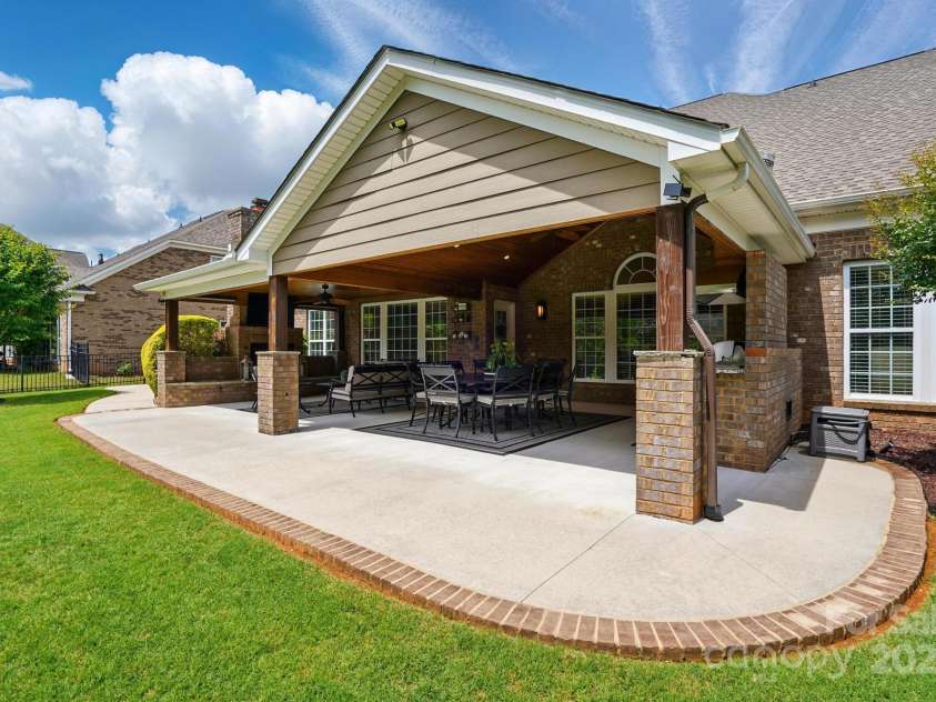 10205 Alouette Drive, Waxhaw, NC 28173.  MLS# CAR4253434, YatesRealty ID 34532. 