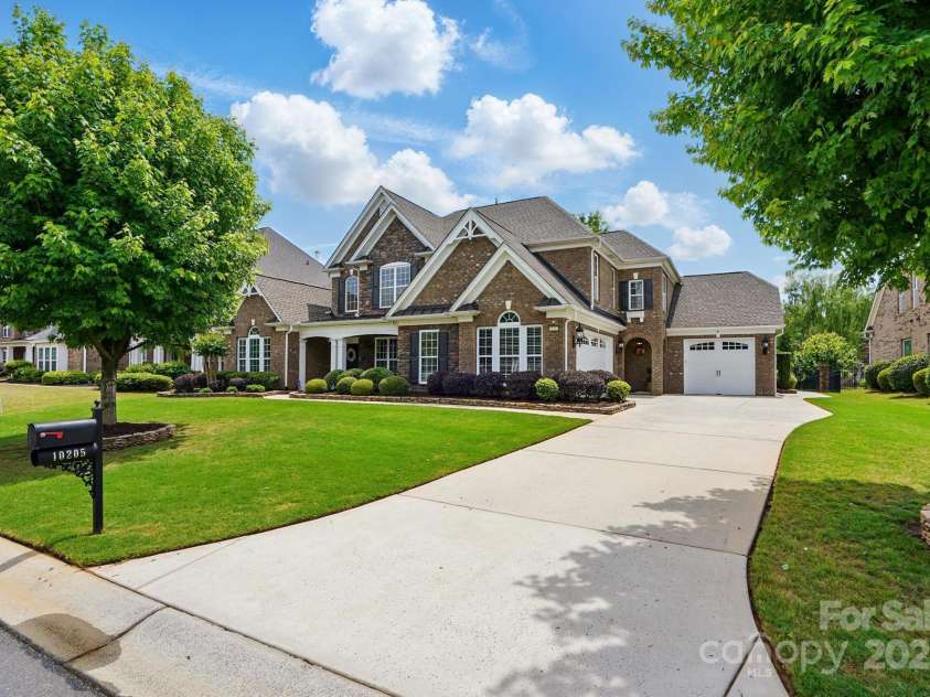 10205 Alouette Drive, Waxhaw, NC 28173.  MLS# CAR4253434, YatesRealty ID 34532. 