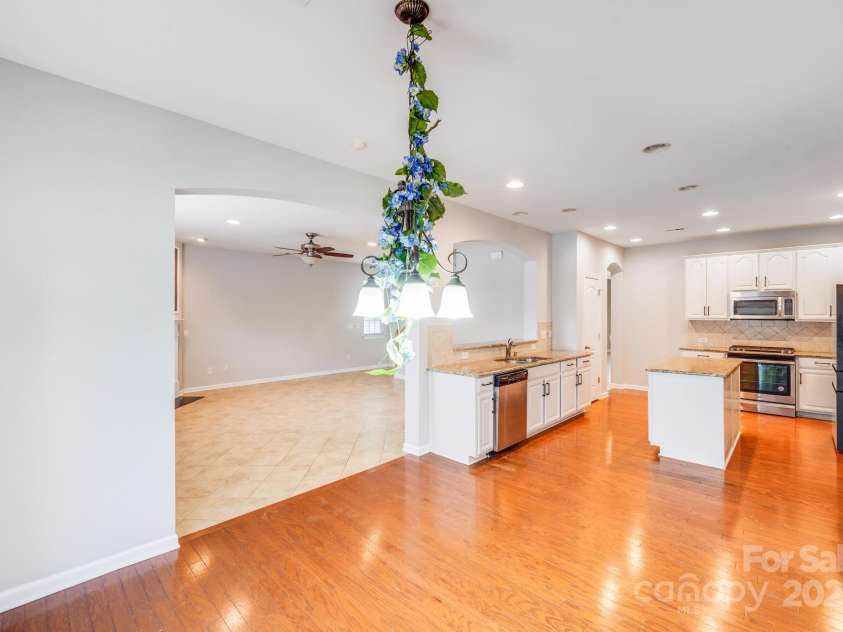 5917 Cactus Valley Road, Charlotte, NC 28277.  MLS# CAR4290407, YatesRealty ID 34533. 