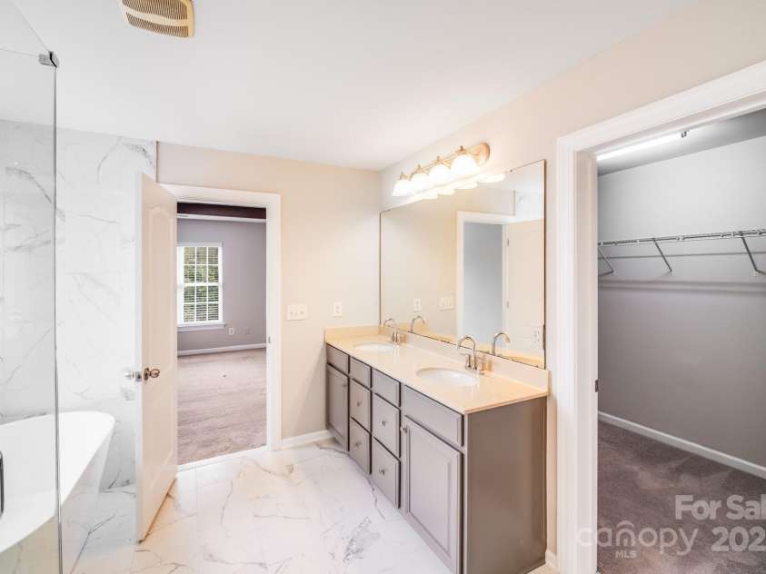 5917 Cactus Valley Road, Charlotte, NC 28277.  MLS# CAR4290407, YatesRealty ID 34533. 