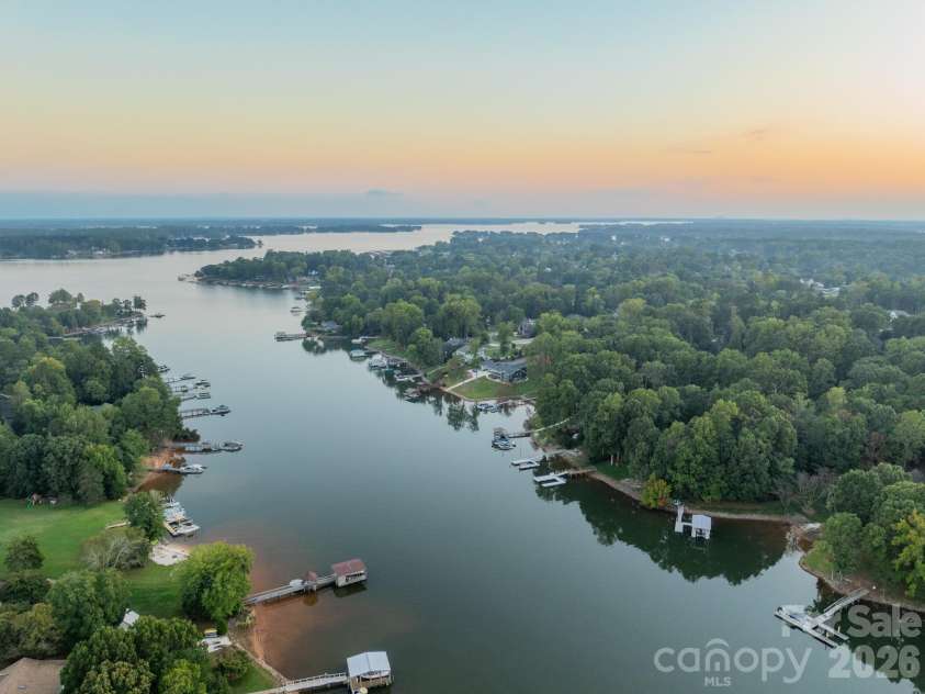 165 Woodstream Circle, Mooresville, NC 28117.  MLS# CAR4394552, YatesRealty ID 34534. 
